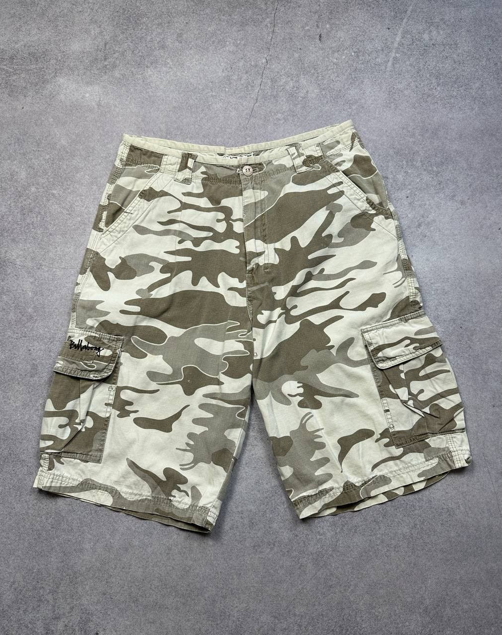 Billabong Vintage Billabong Cargo Shorts, Size 30 – Y2K Utility Surf Size US 30 / EU 46 - 1 Thumbnail