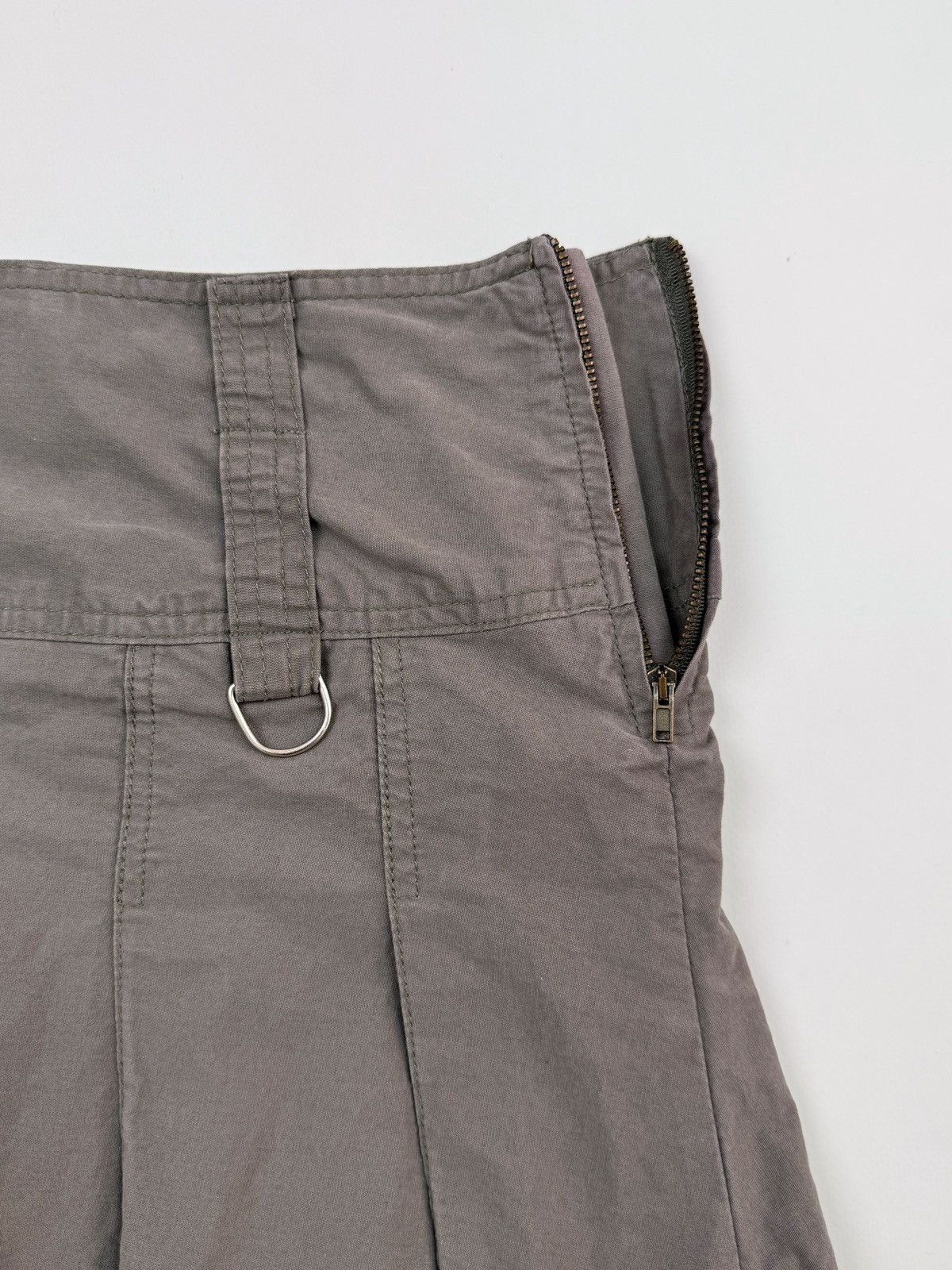 Vintage Y2K Vintage New Look Khaki Green Pleated Mini Skirt Size 28" / US 6 / IT 42 - 3 Thumbnail