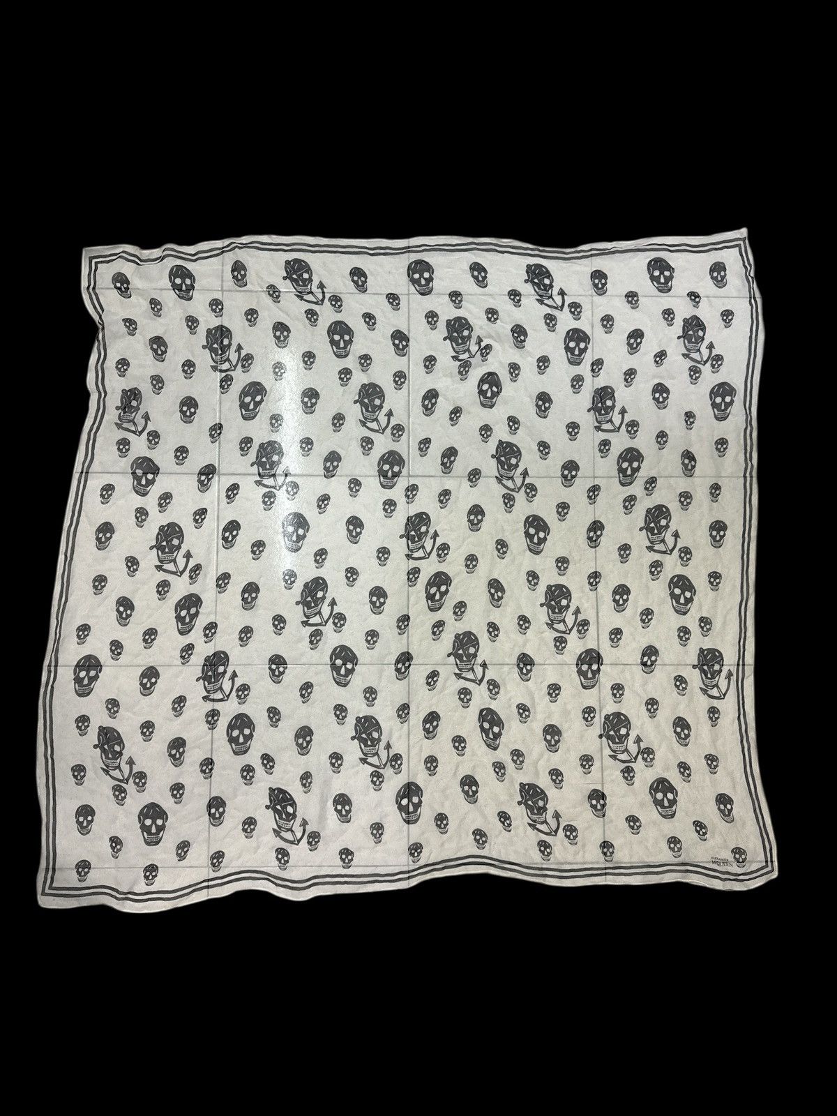 Alexander McQueen ALEXANDER MCQUEEN SKULLS ALL-OVER PRINT SILK SCARF Size ONE SIZE - 5 Thumbnail