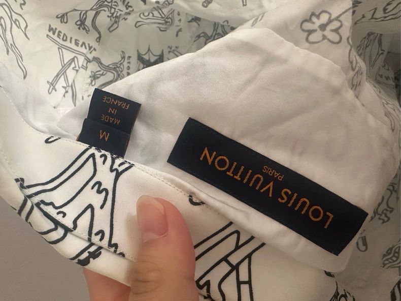Louis Vuitton LOUIS VUITTON White Gesture Full Logo Shirt Size US M / EU 48-50 / 2 - 3 Thumbnail
