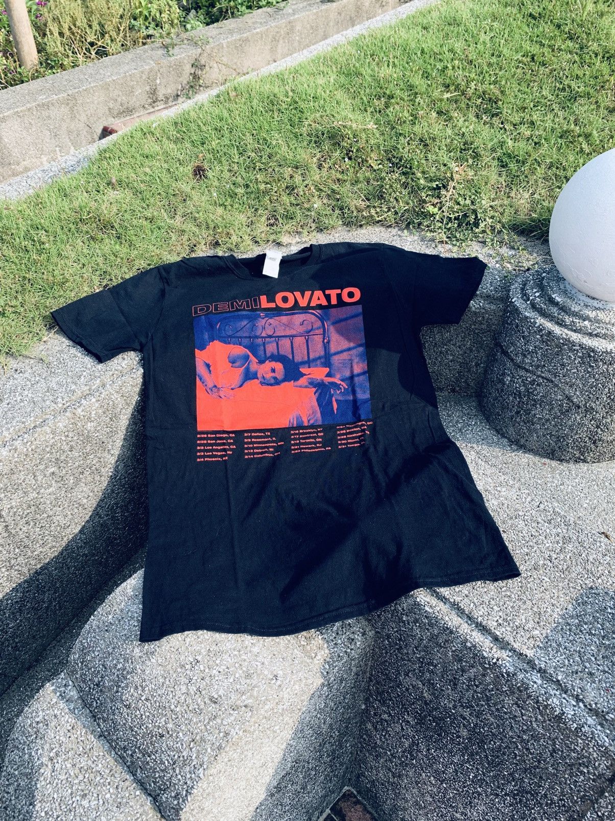 Band Tees DEMI LOVATO 2018 Concert Tour Size US L / EU 52-54 / 3 - 4 Thumbnail