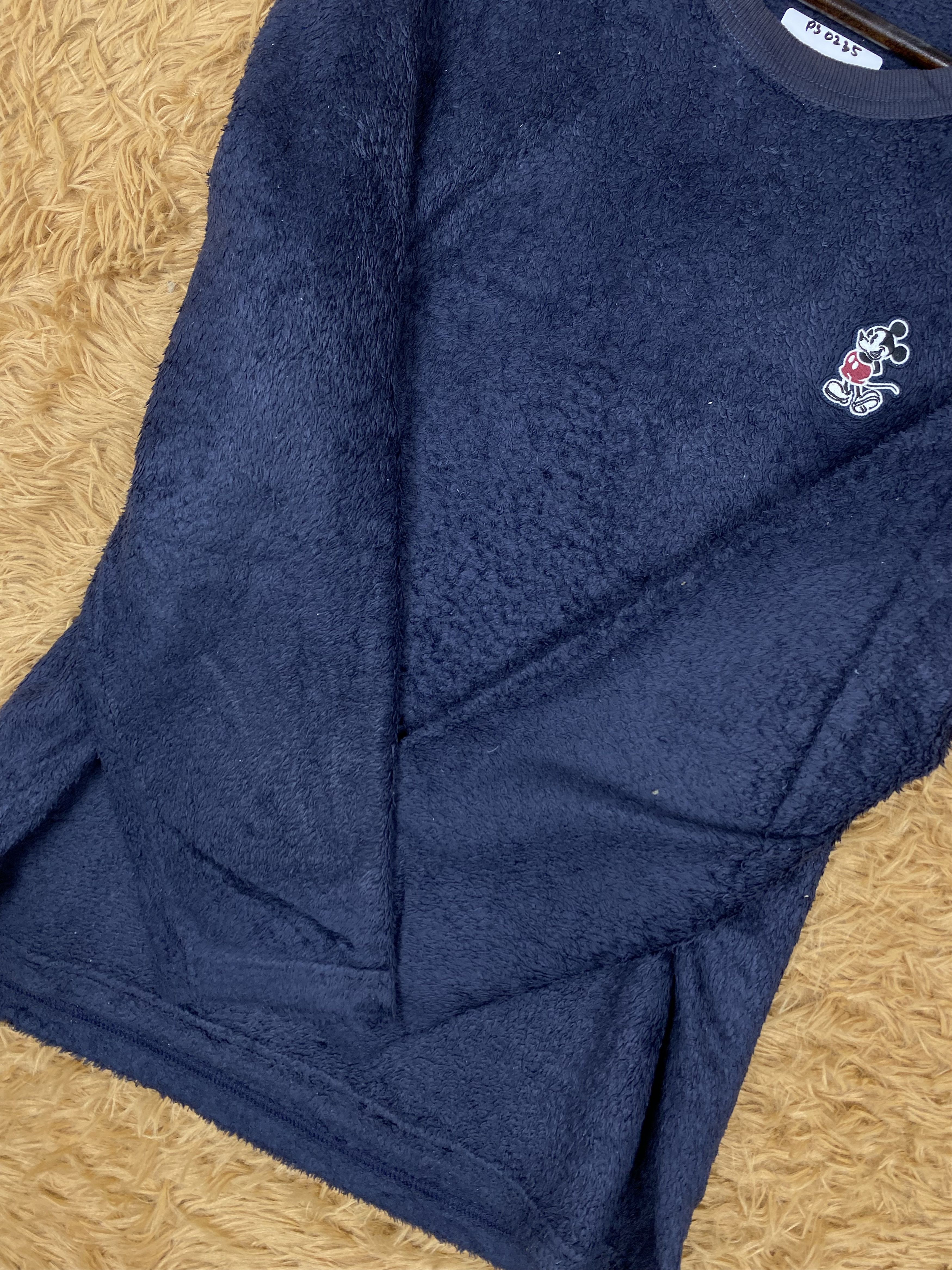 Disney × Uniqlo × Vintage Vintage Uniqlo X Disney Sweatshirts PS0235 Size US L / EU 52-54 / 3 - 4 Thumbnail