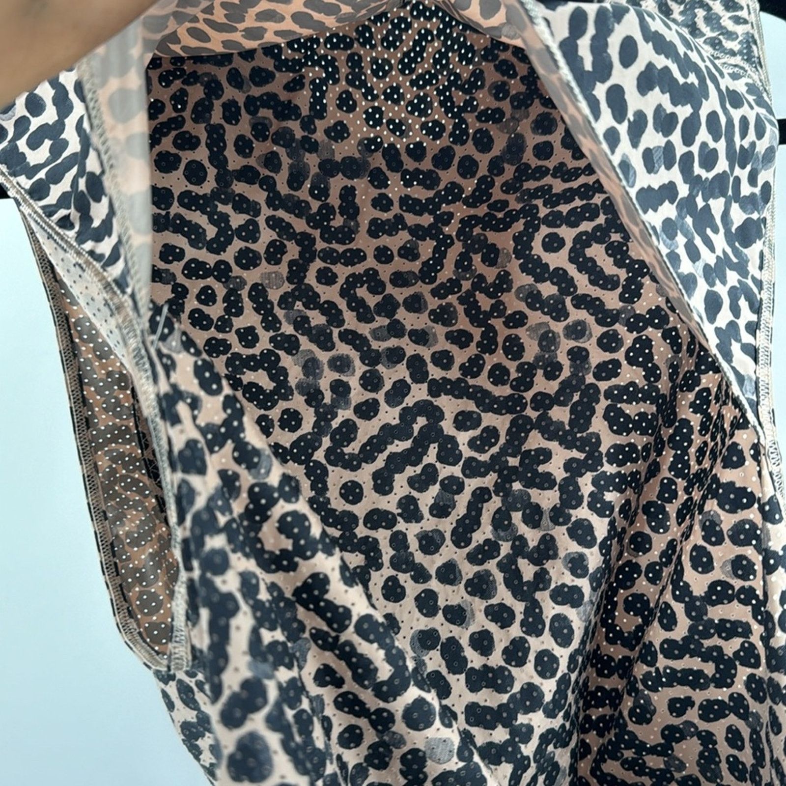 Lululemon Lululemon Pack-It Vest Ace Spot Grain Black cheetah size 6 Size M / US 6-8 / IT 42-44 - 12 Thumbnail