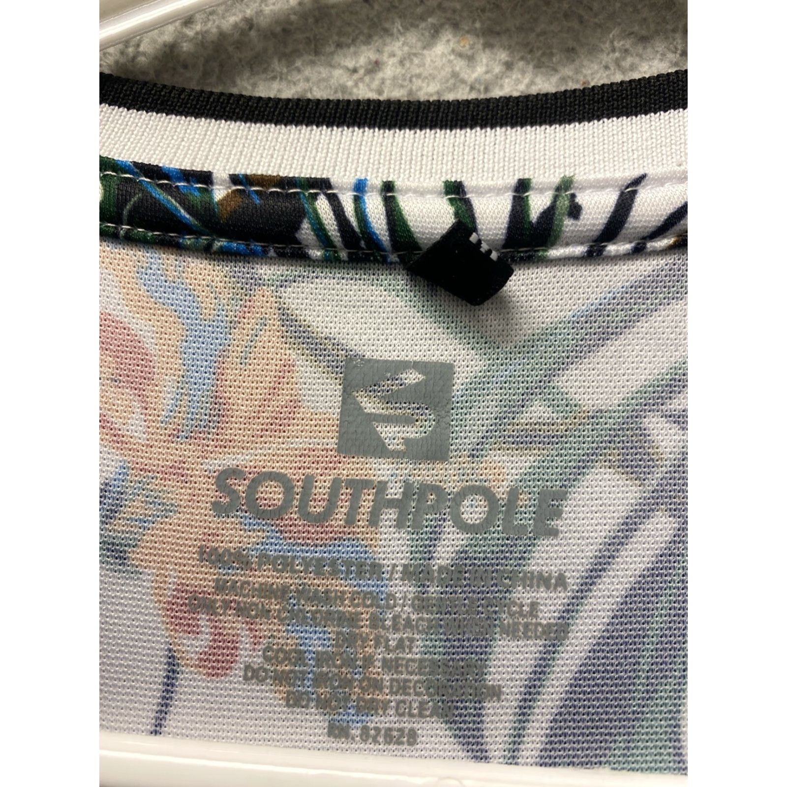 Southpole South Pole Men's S/S T-shirt Symbol Floral Trees Medium M White Gray 43-47 Size US M / EU 48-50 / 2 - 4 Thumbnail