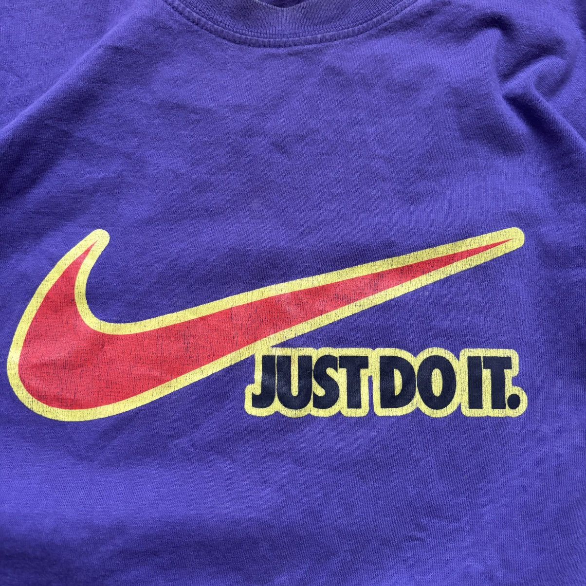 Nike × Vintage Rare Vintage Y2K Nike T-Shirt Red Swoosh Size US L / EU 52-54 / 3 - 2 Thumbnail