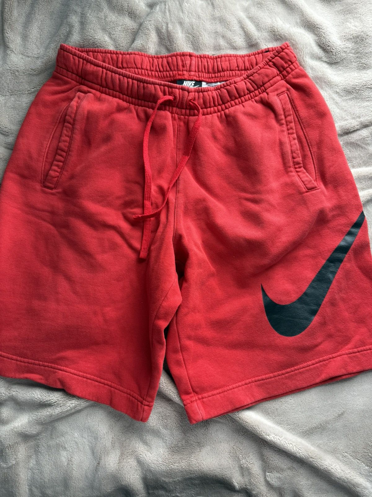 Nike Red Nike Shorts Size US 30 / EU 46 - 1 Thumbnail
