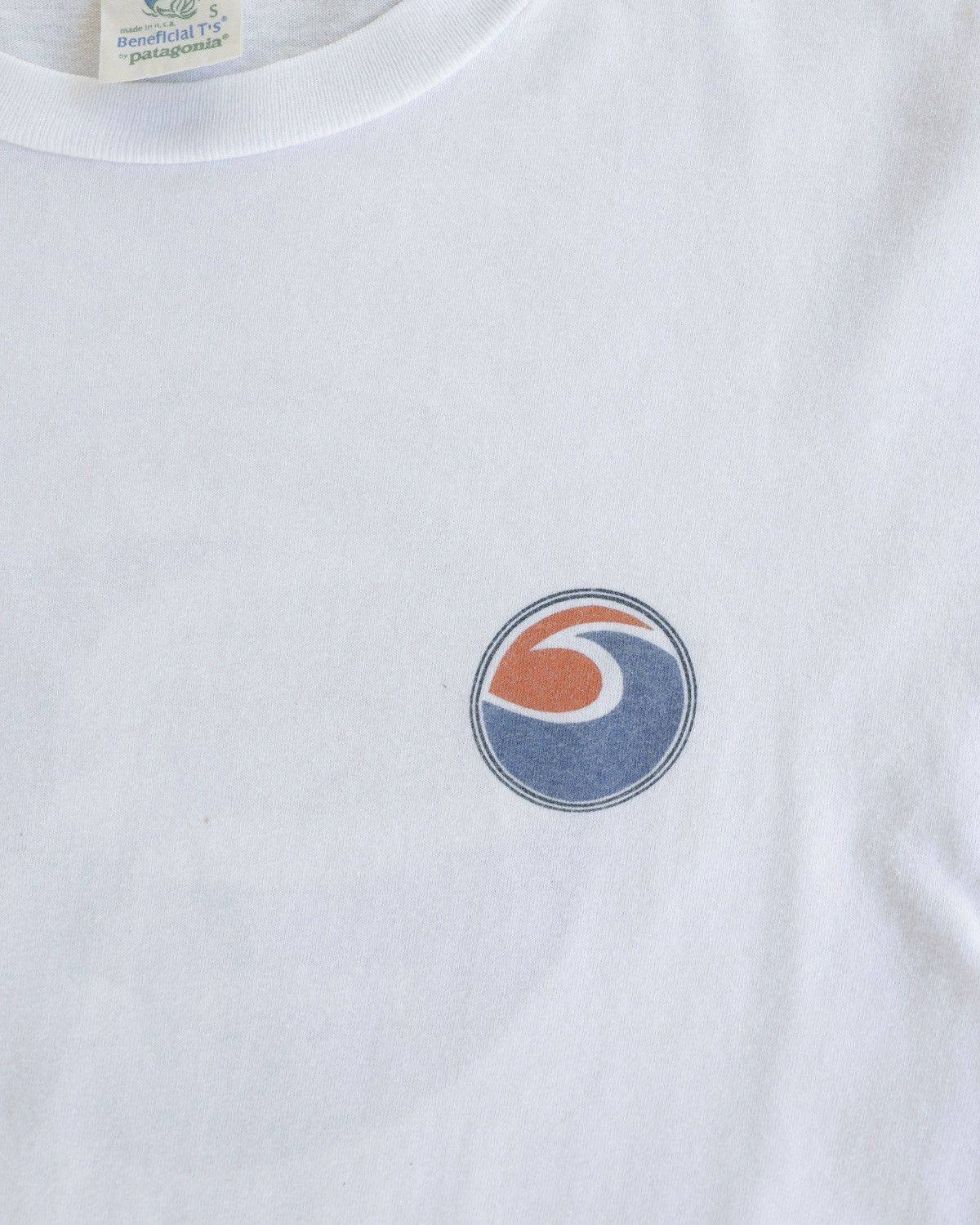 Patagonia Vintage Patagonia Beneficial Watersports Wave White Tee USA Size US S / EU 44-46 / 1 - 5 Thumbnail