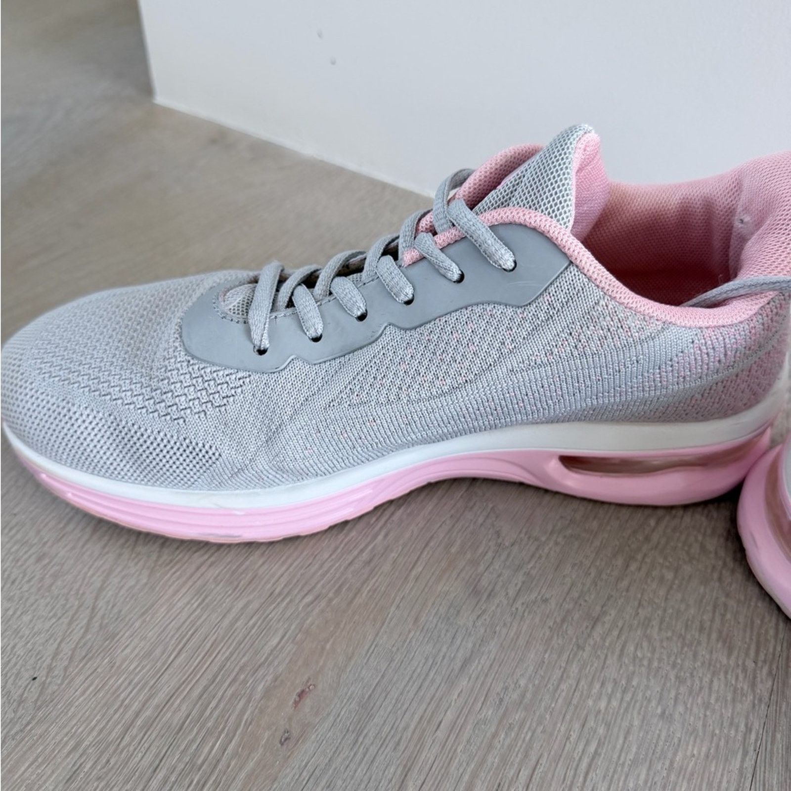 Other Women's Gray and Pink Knit Comfortable Sneakers size 7,5 Size US 7.5 / IT 37.5 - 8 Thumbnail