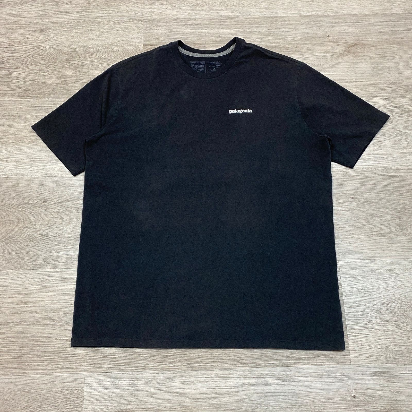 Patagonia Patagonia P-6 Logo Regular Fit Responsibili-tee Shirt XL Size US XL / EU 56 / 4 - 2 Thumbnail