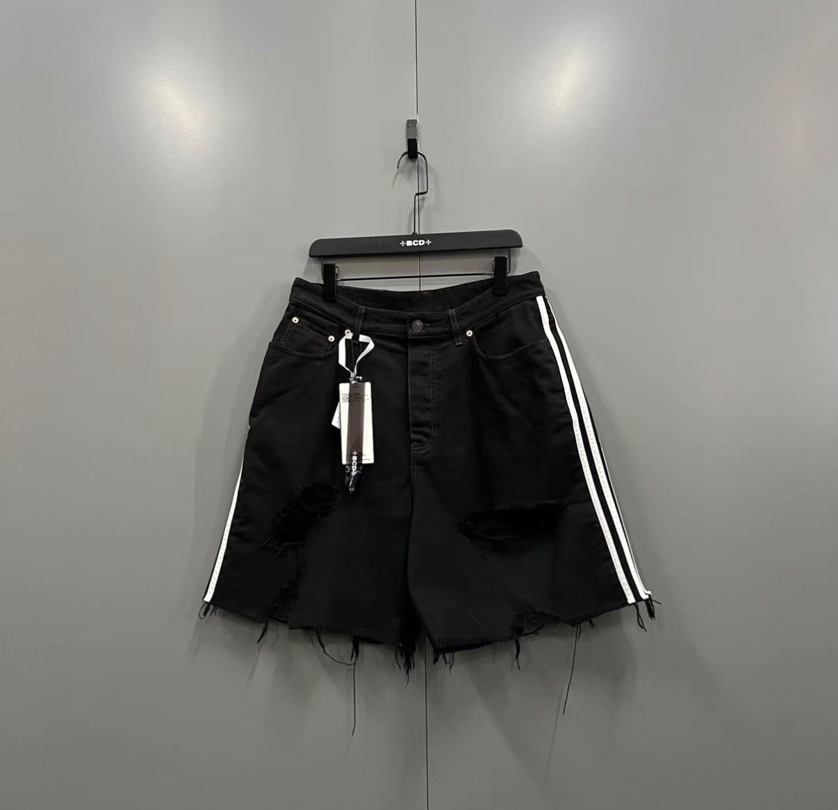 Balenciaga Balenciaga × Adidas Side Stripe Ripped Denim Shorts J41 Size US 32 / EU 48 - 1 Thumbnail