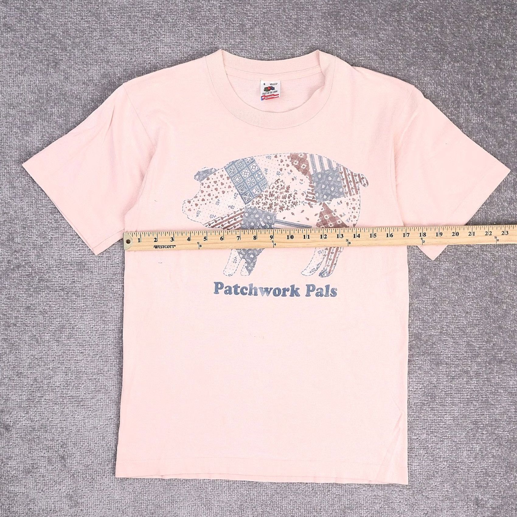 Vintage VINTAGE 90s Patchwork Pals Pig Made in USA Small Pink Short Sleeve T-Shirt Mens Shirt Size US S / EU 44-46 / 1 - 4 Thumbnail