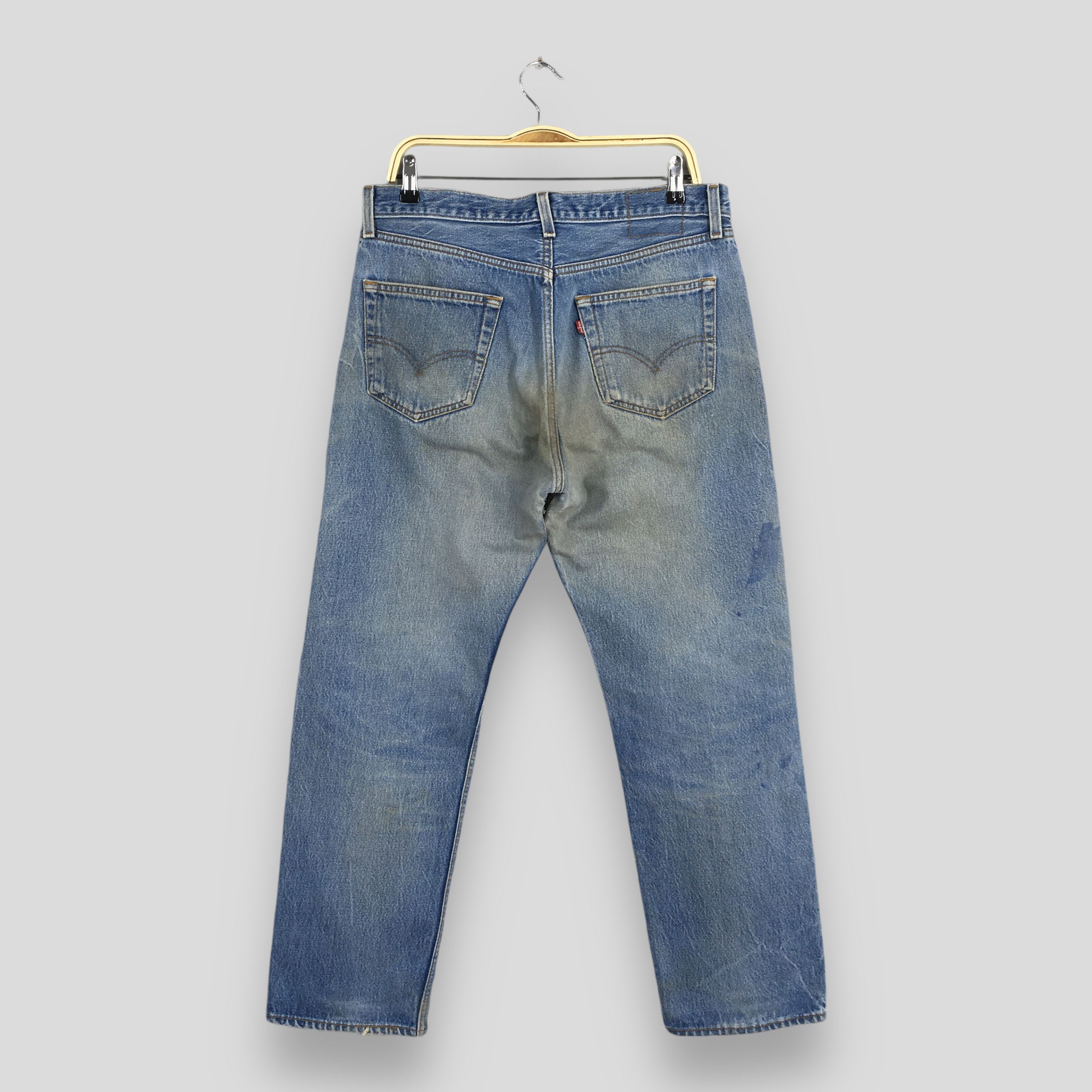 Size 32x27.5 Vintage 90s Levi's 501 Faded Blue Jeans
