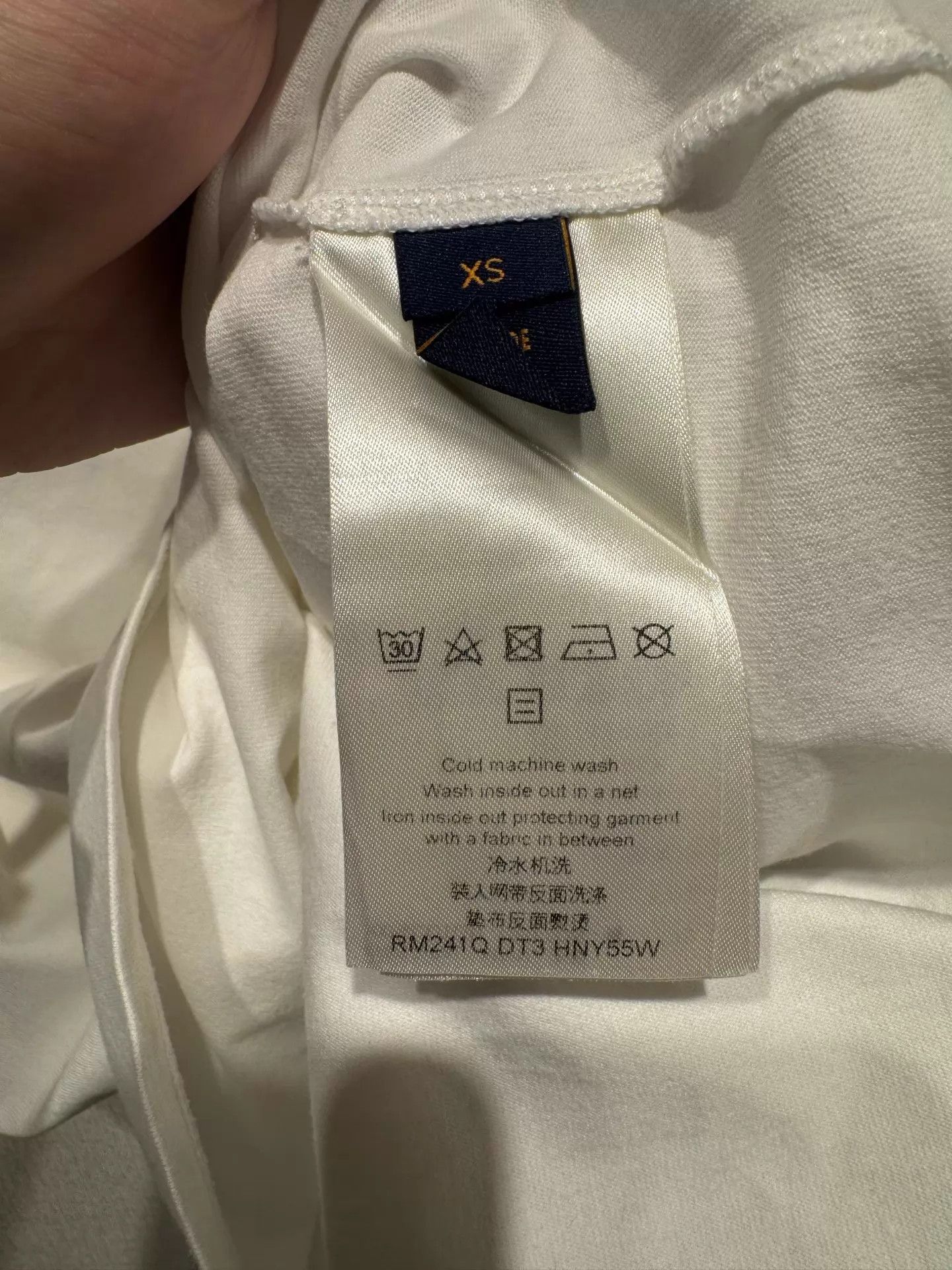 Louis Vuitton LV Embossed Logo Short Sleeve Tee XS Size US XS / EU 42 / 0 - 5 Thumbnail