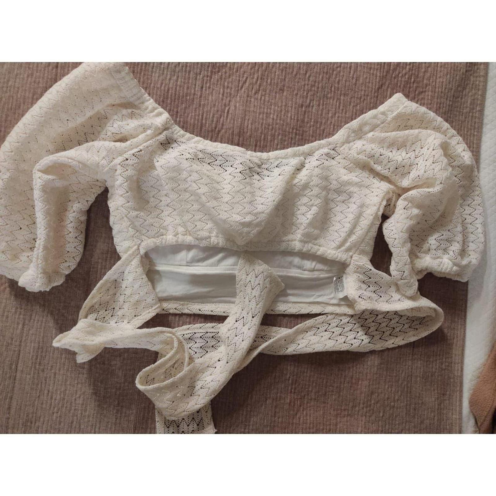 (B).Stroy White Three-Quarter Sleeve Crop Top with Back Bow Size XS / US 0-2 / IT 36-38 - 2 Thumbnail