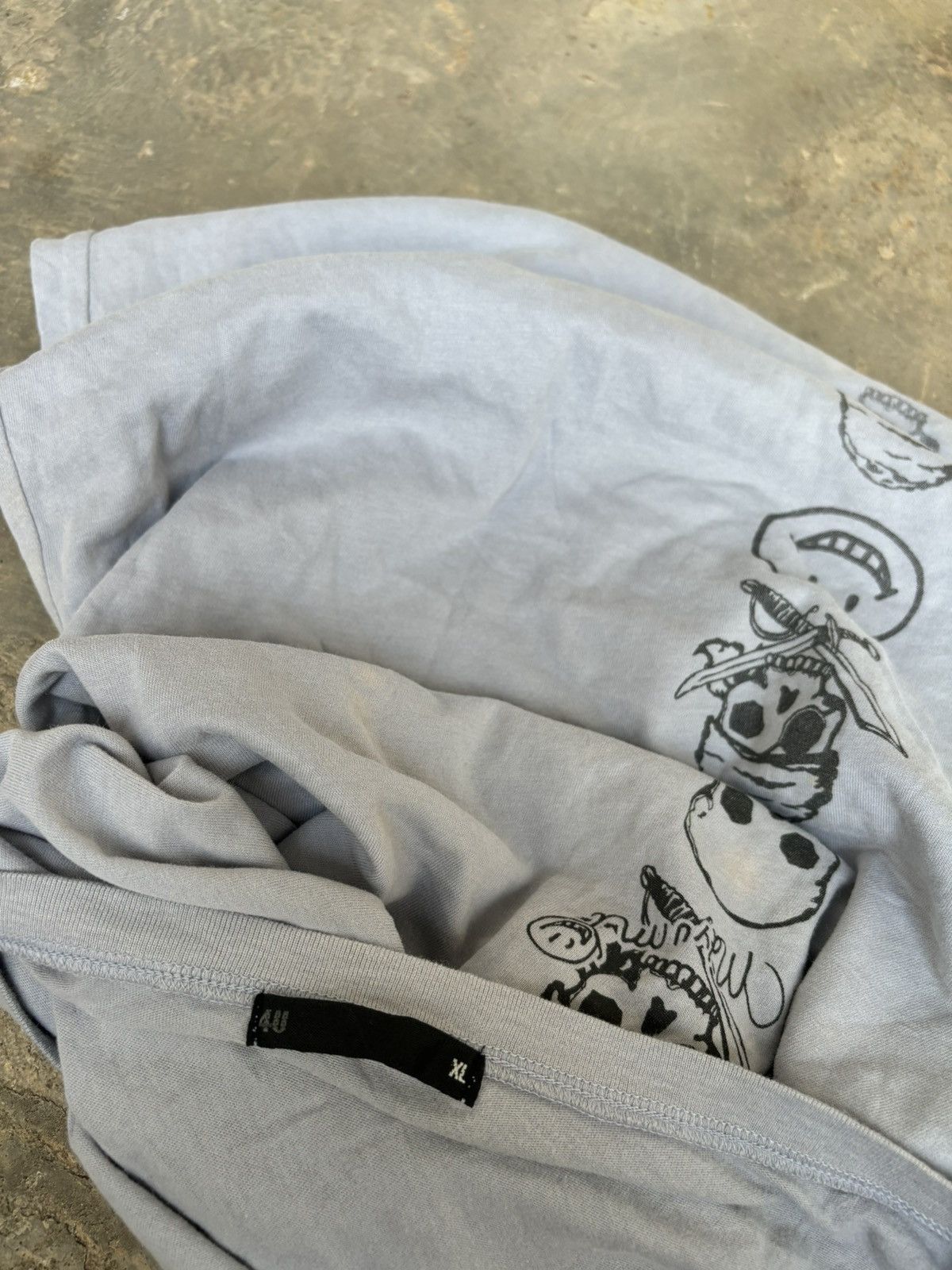 Uniqlo Y2k Skull Uniqlo Punk Style Tshirt Size US XL / EU 56 / 4 - 5 Thumbnail