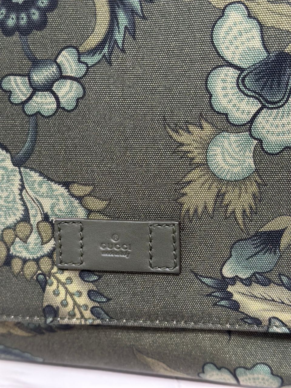 Gucci Authentic Gucci Green Canvas Shoulder Bag Size ONE SIZE - 3 Thumbnail