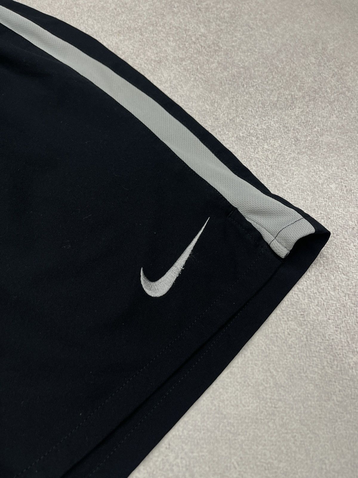 Nike Vintage Nike Juventus Training Football Shorts Black Size US 34 / EU 50 - 4 Thumbnail