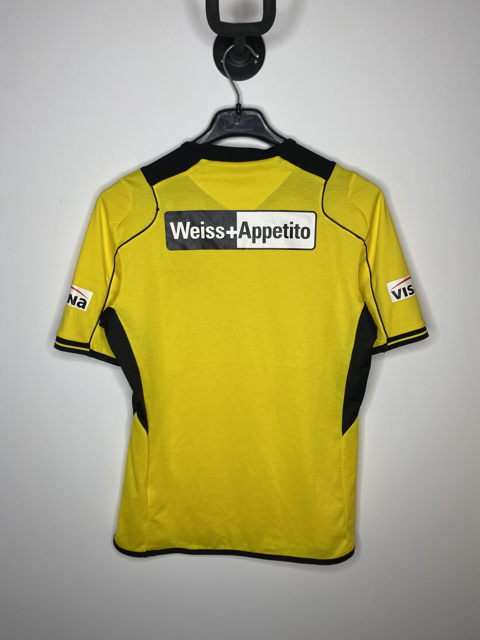 Nike BSC YOUNG BOYS 2012 2013 HOME FOOTBAL SHIRT SOCCER JERSEY Size US S / EU 44-46 / 1 - 2 Thumbnail