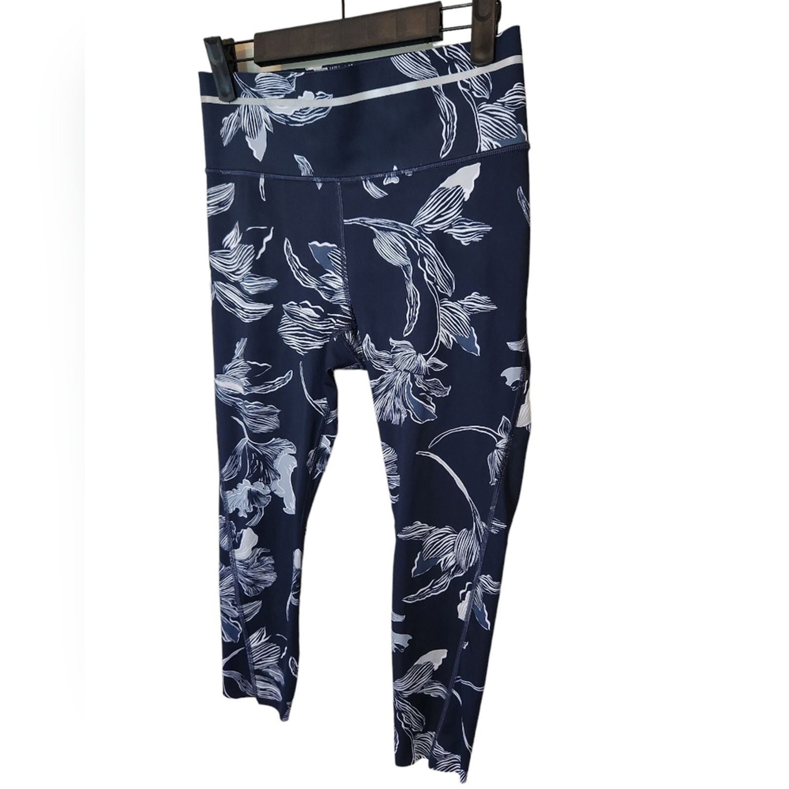 Athleta Athleta Floral Sonic Athletic Capri Navy Small Size 27" / US 4 / IT 40 - 6 Thumbnail