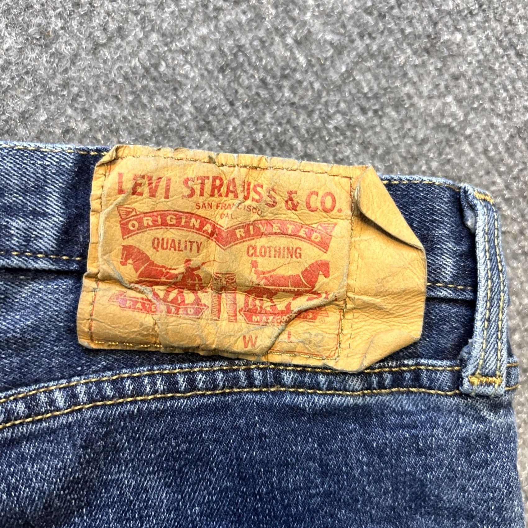 Levi's Levi's 501 Jeans Button Fly Size 36x32 Mens Straight Med Wash Red Tag Vintage? No Size US 36 / EU 52 - 2 Thumbnail