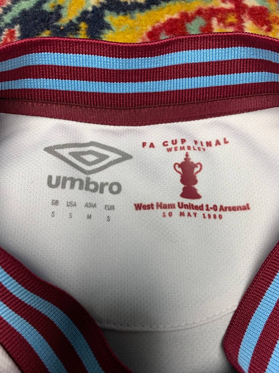 Umbro WEST HAM 2019 2020 AWAY FOOTBALL SHIRT SOCCER JERSEY UMBRO Size US S / EU 44-46 / 1 - 3 Thumbnail