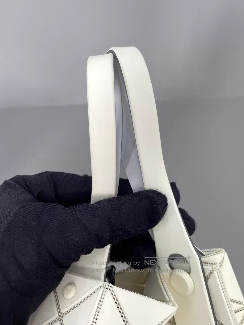 Issey Miyake Issey Miyake White Handbag Size ONE SIZE - 8 Thumbnail