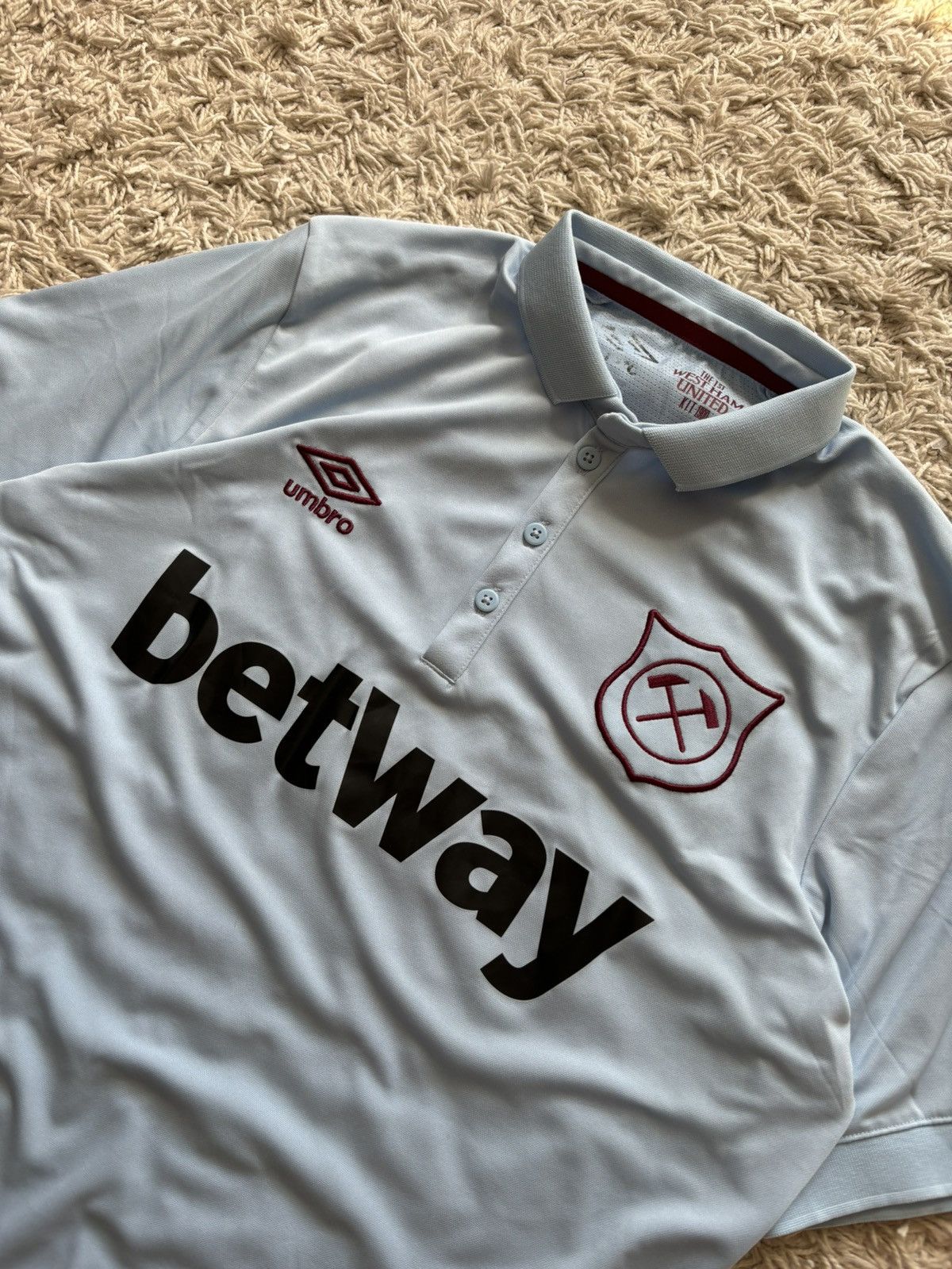 Umbro × Vintage Vintage Streetwear Soccer Jersey West Ham Unites Special Kit Size US M / EU 48-50 / 2 - 2 Thumbnail