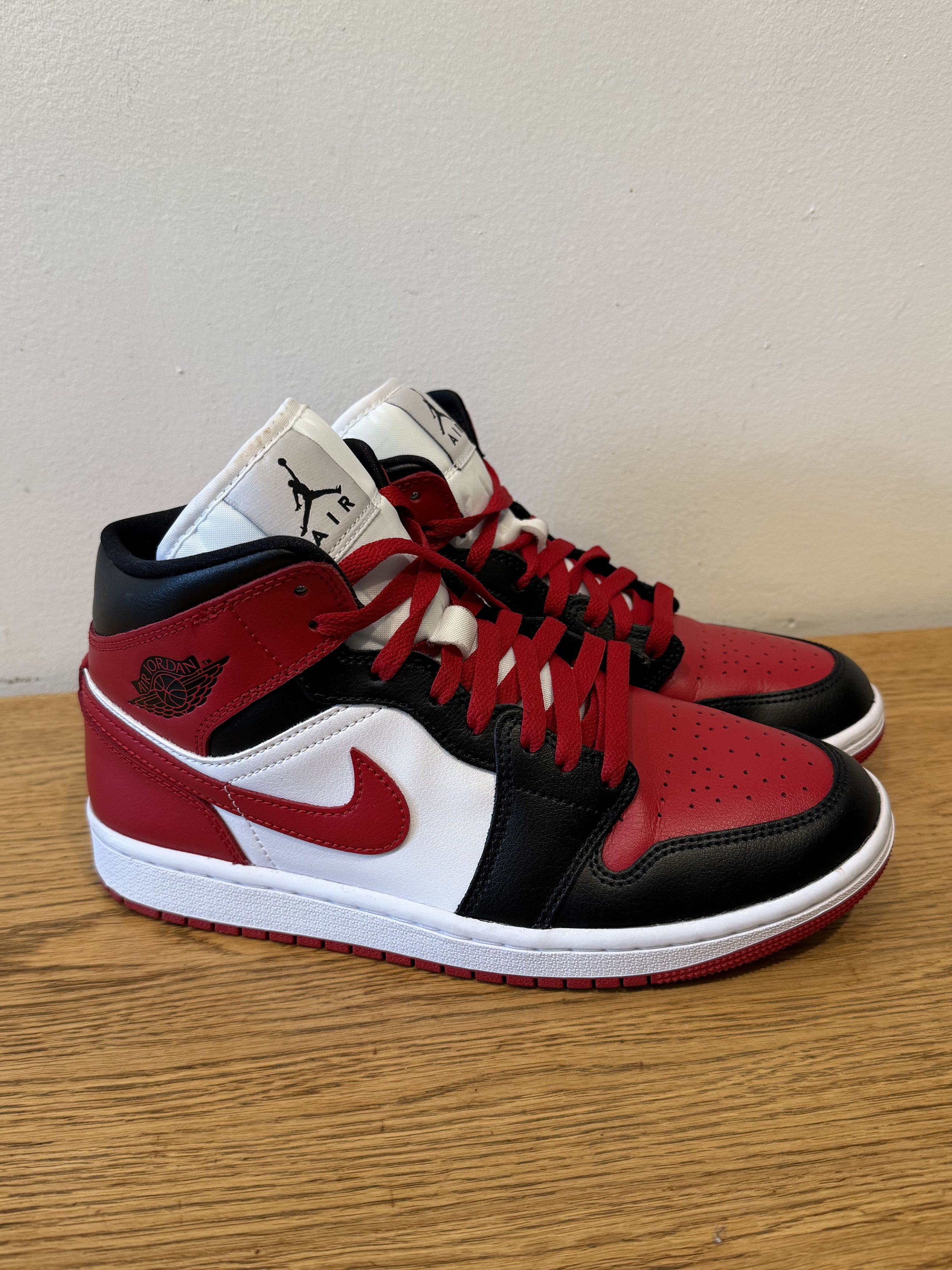 Jordan Brand Air Jordan 1 Mid Size US 9 / IT 39 - 2 Thumbnail