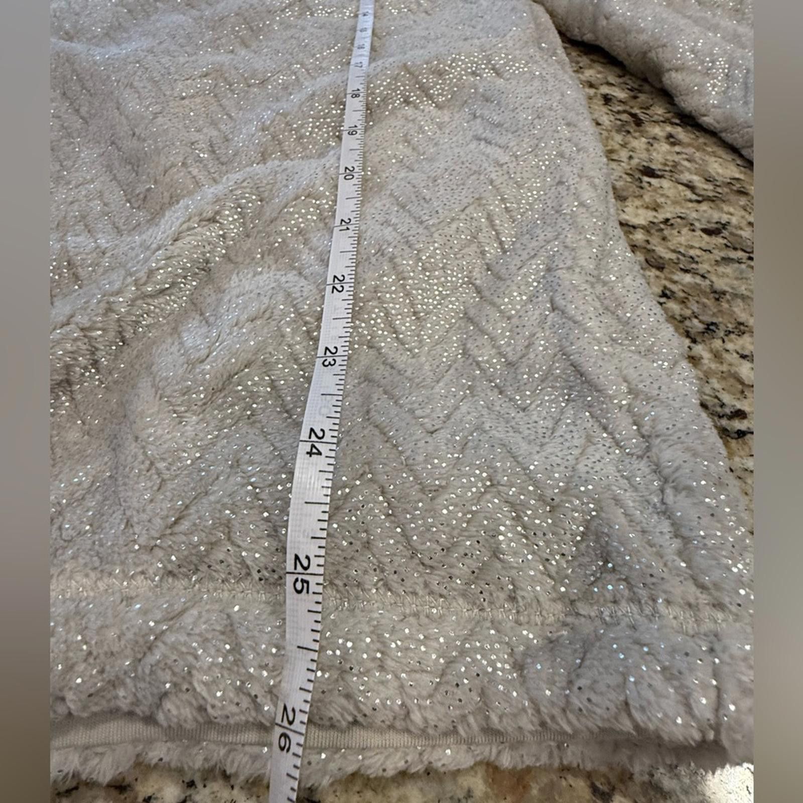 Other Soft Surroundings gray silver glitter zip faux fur jacket M Size M / US 6-8 / IT 42-44 - 12 Thumbnail
