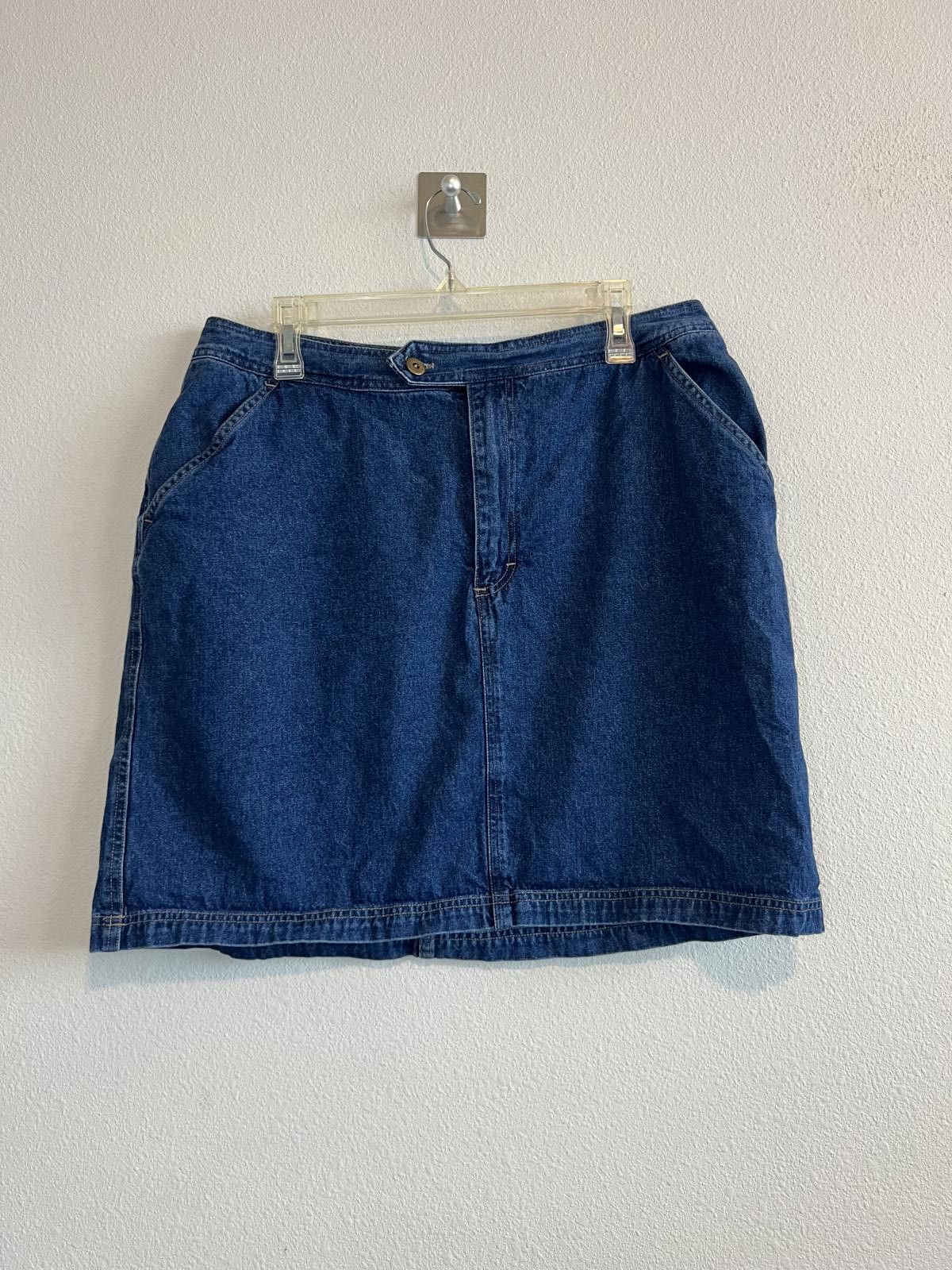 Designer Cute Basic Blue Denim Jean Skirt with Pockets Size 42" / US 20 - 1 Thumbnail