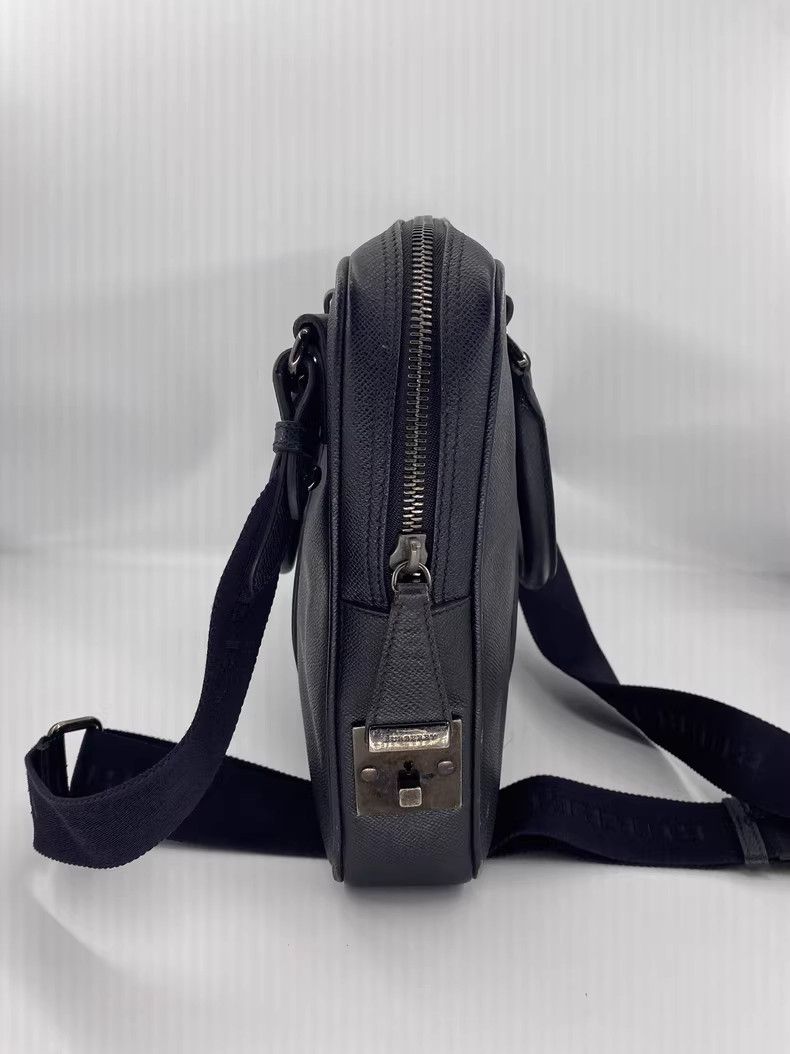Burberry Burberry Leather Briefcase with Shoulder Strap-yf Size ONE SIZE - 4 Thumbnail