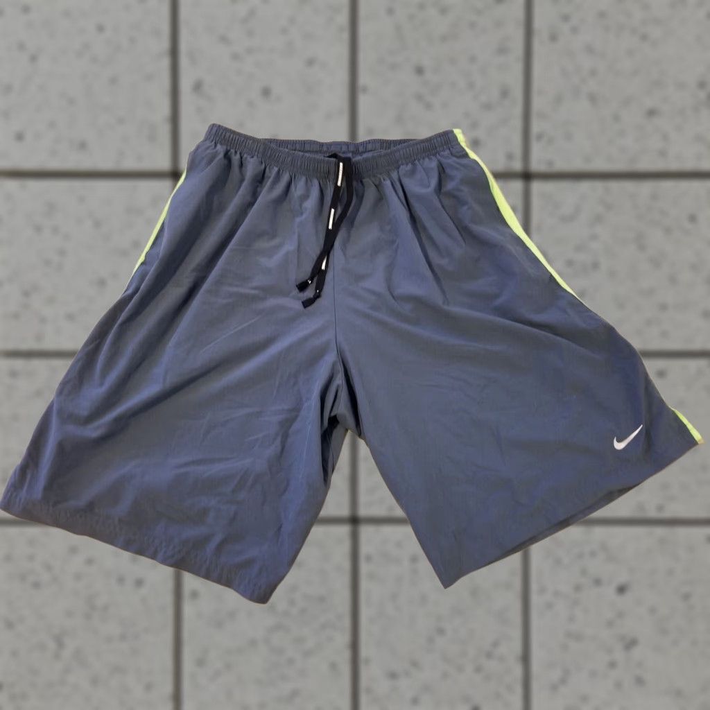 Nike Mens Nike Shorts L Large Gray Athletic Gym Workout Size US 33 - 1 Thumbnail