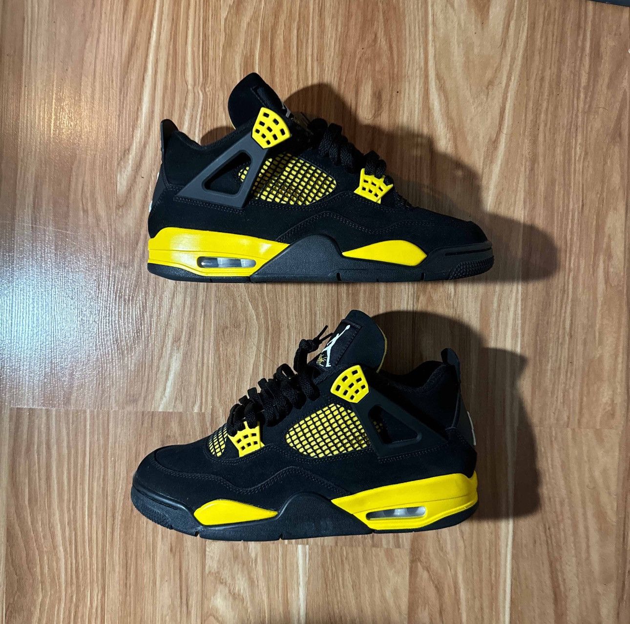 Jordan Brand Jordan 4 Thunder Size 10.5 Size US 10.5 / EU 43-44 - 1 Thumbnail