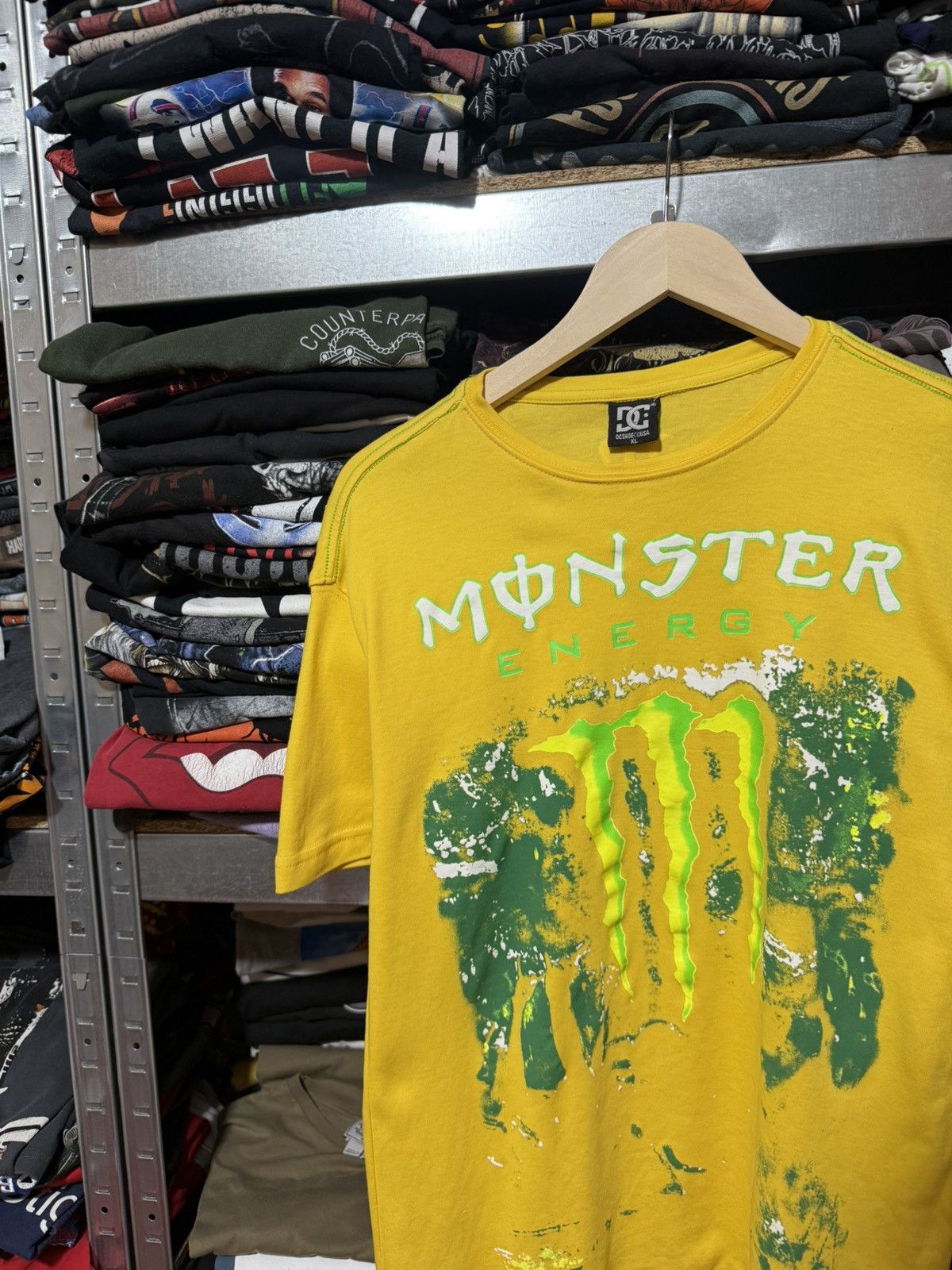 Vintage Y2K Monster Energy Big Logo Motorcycle Racing Tee Size US L / EU 52-54 / 3 - 3 Thumbnail