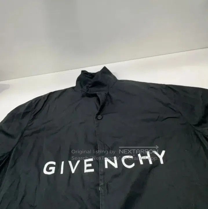 Givenchy Givenchy SS23 Logo Print Short Sleeve Shirt. Size US XS / EU 42 / 0 - 1 Thumbnail