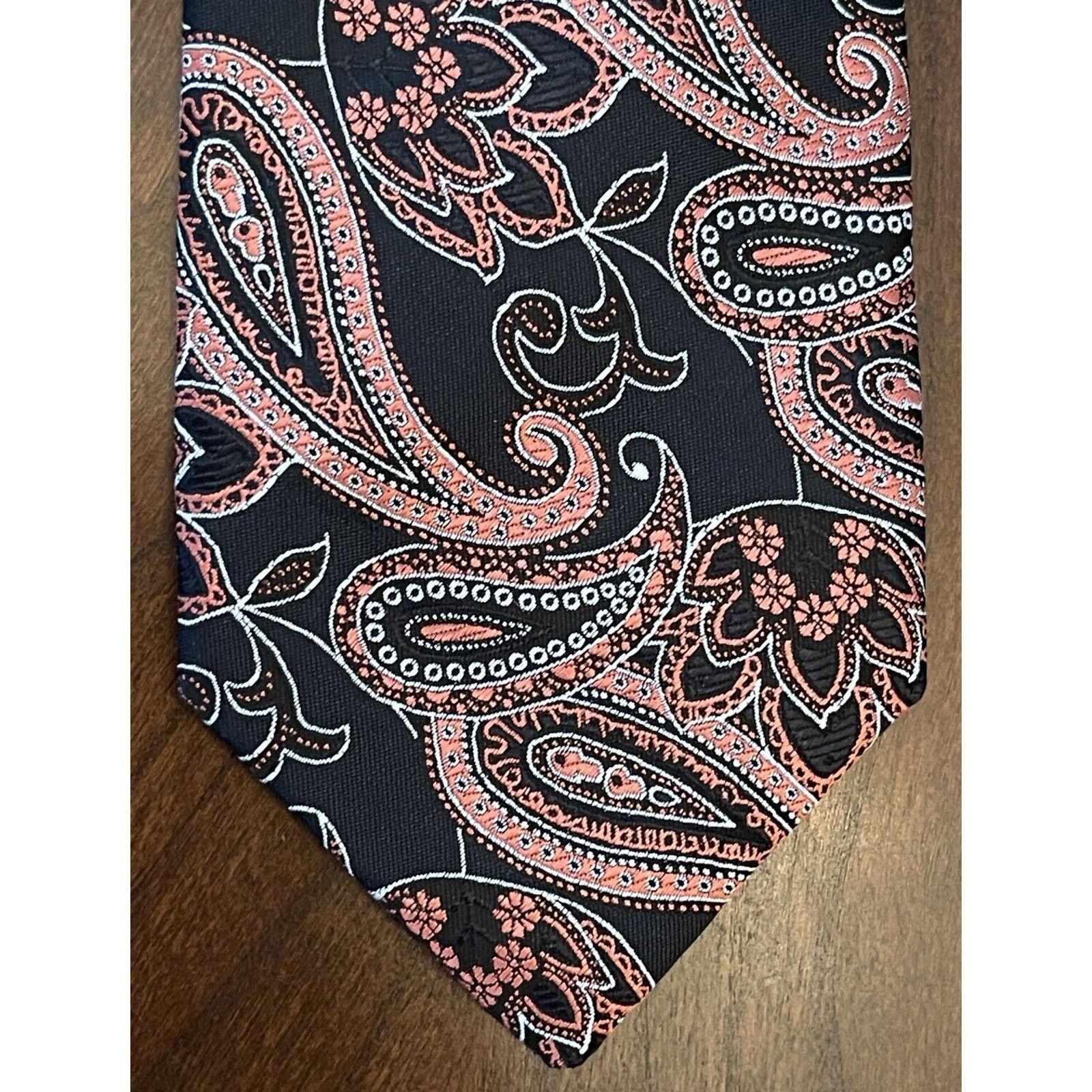 Other Ziggurat Orange Black Hand Made 100% Polyester Made In China Size ONE SIZE - 1 Thumbnail