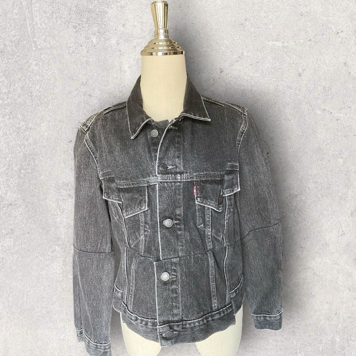 Levi's × Vetements Fall18 Deconstructed Denim Jacket Size S / US 4 / IT 40 - 5 Thumbnail