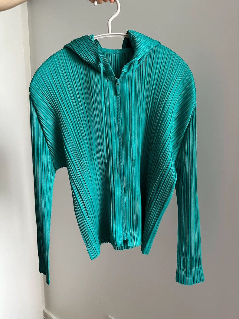 Issey Miyake Issey Miyake size:3 Green pleated hooded zipper jacket Size XS / US 0-2 / IT 36-38 - 2 Thumbnail