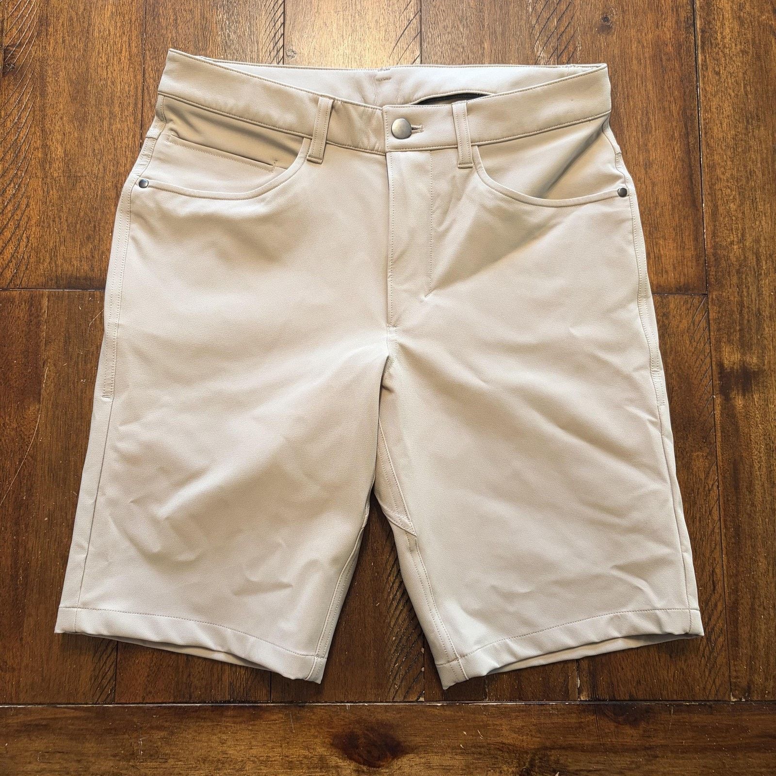 Lululemon Lululemon Shorts 28 Beige Stretch Chino 5 Pocket 10 Inseam Size US 28 / EU 44 - 2 Thumbnail