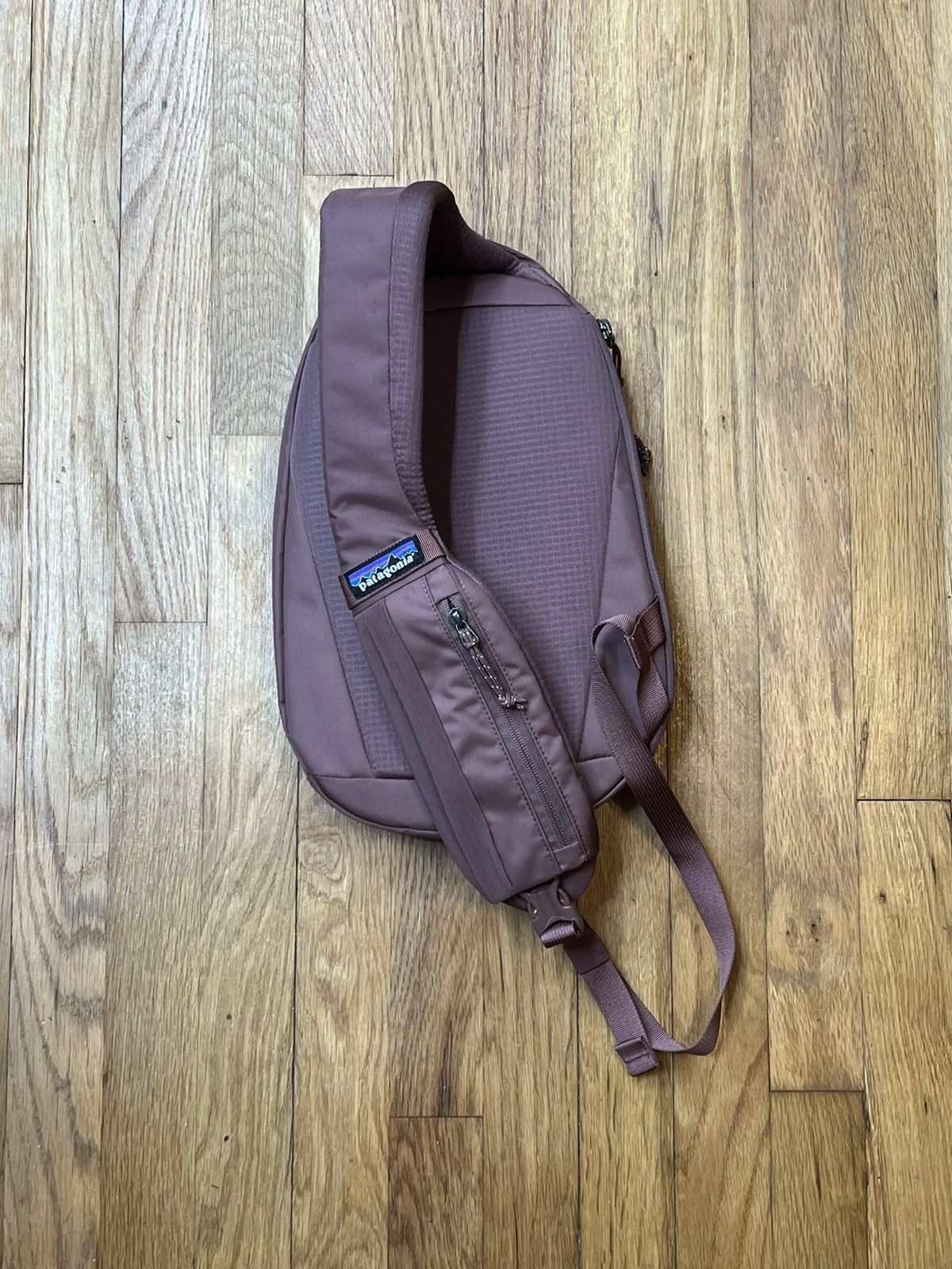 Patagonia Patagonia Atom Sling 8L Bag #48262 DLMA FA24 Dules Mauve Size ONE SIZE - 2 Thumbnail