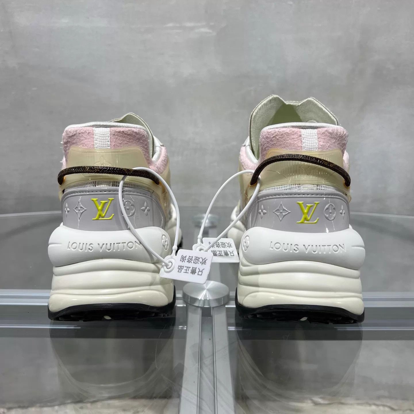 Louis Vuitton LV Run 55 White Green Sneakers UK3 37 YH25839 Size US 6.5 / IT 36.5 - 6 Thumbnail