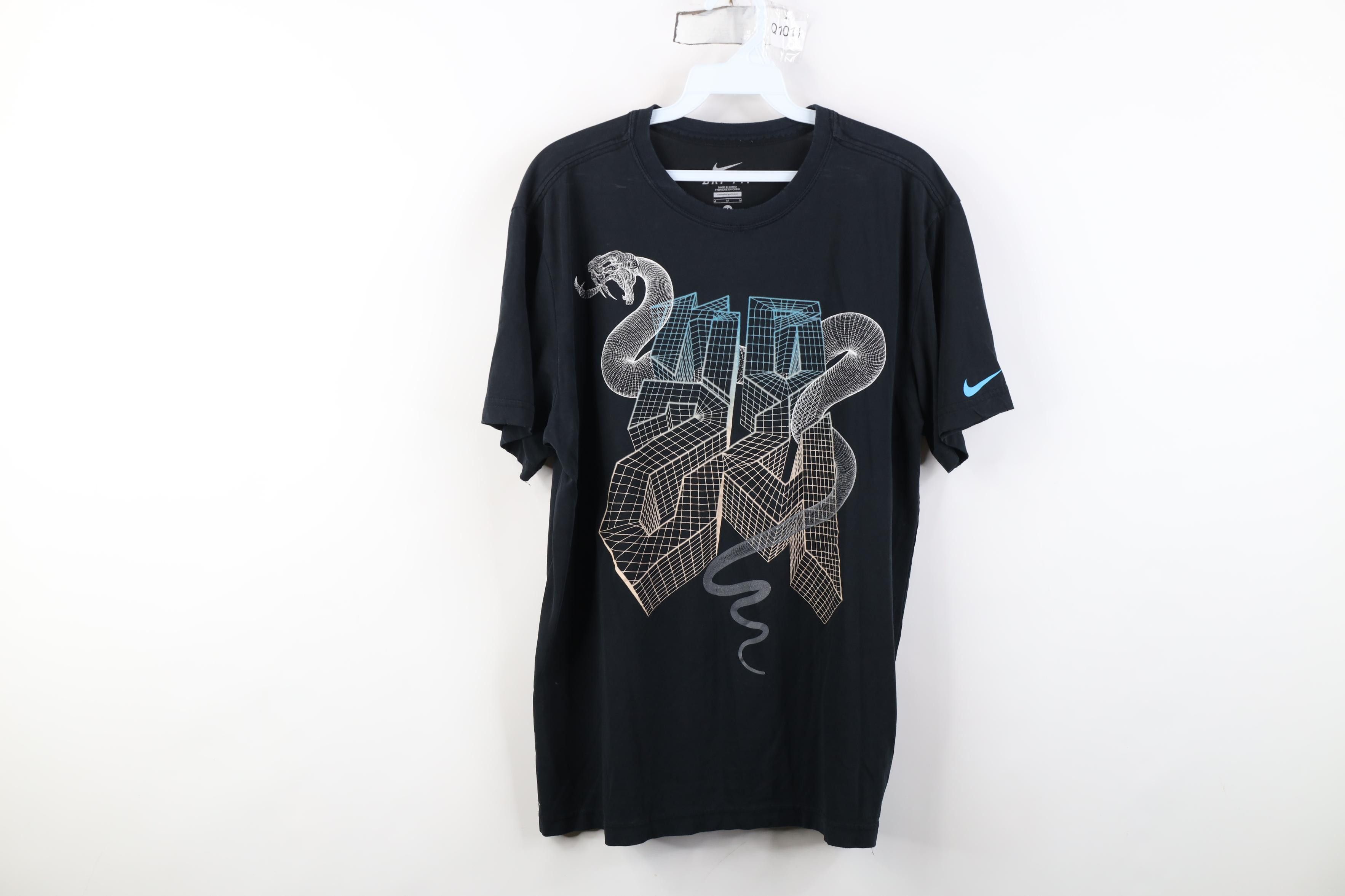 Nike Vintage Nike Mamba Kobe Bryant Snake Basketball T-Shirt Size US M / EU 48-50 / 2 - 1 Thumbnail