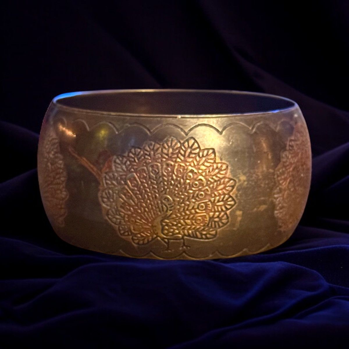Vintage Vintage brass etched peacock wide bangle bracelet Size ONE SIZE - 1 Thumbnail