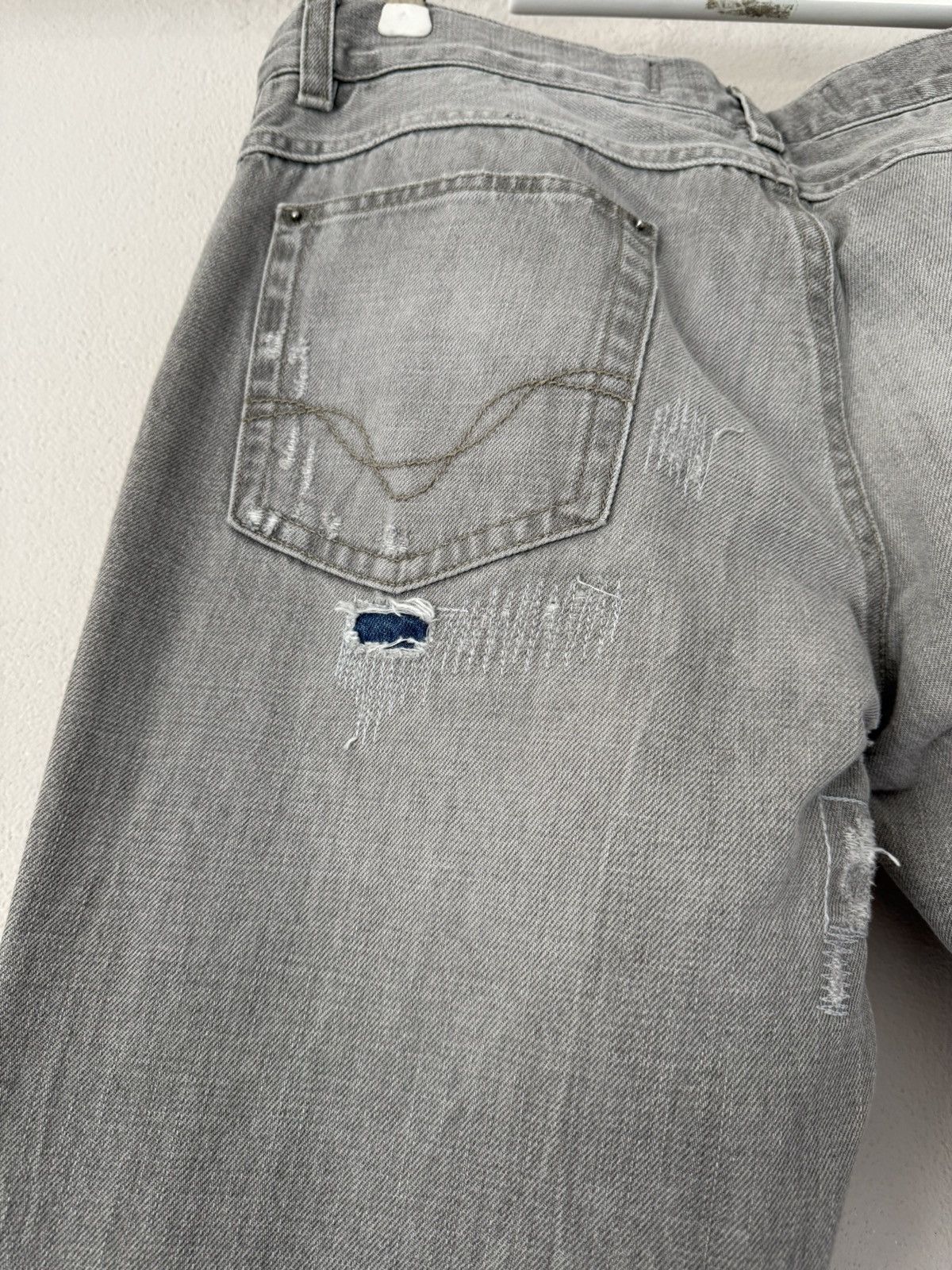 Dolce & Gabbana Grey Distressed Jeans with Embroidered Bee Size US 32 / EU 48 - 8 Thumbnail
