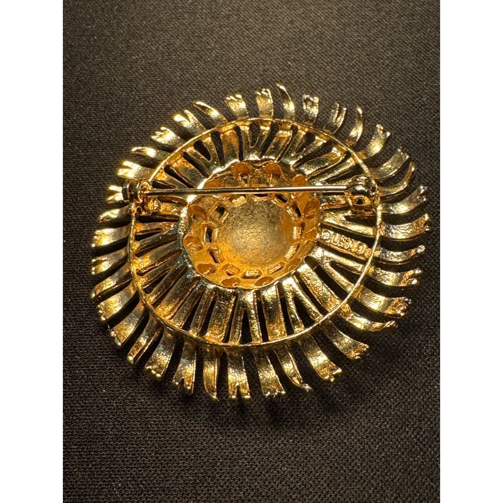 Other Vintage Lisner Brooch 1960's Sunflower Blue A/B Rhinestones Size ONE SIZE - 4 Thumbnail