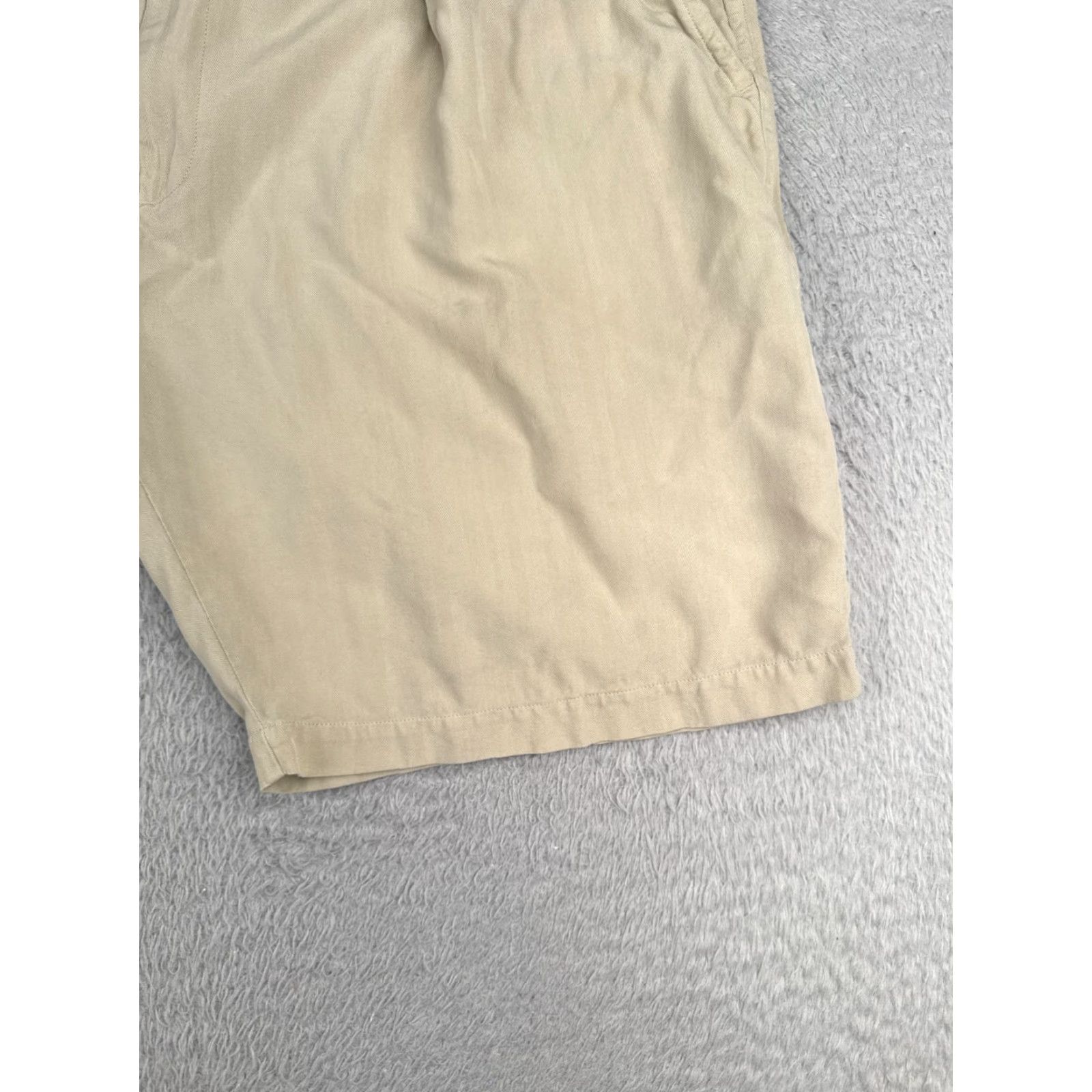 Tommy Bahama Tommy Bahama Shorts Bermuda Men Beige Silk Pleated 40x10 Beach Vacation Slim Fit Pocket Pockets Logo 100% Silk Relaxed Summer Mens Size US 40 / EU 56 - 2 Thumbnail