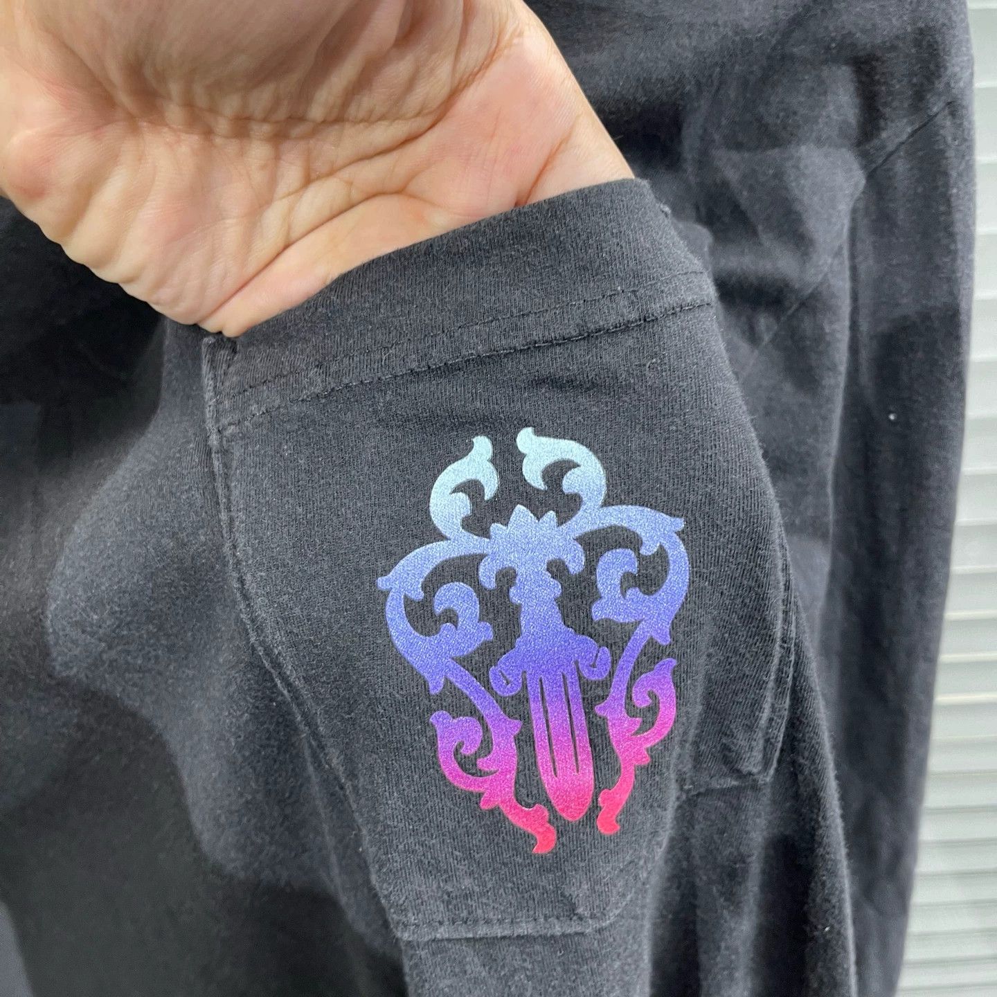 Chrome Hearts Chrome Hearts Black Iridescent Horseshoe Bishop L/S L 9/10 Size US L / EU 52-54 / 3 - 4 Thumbnail