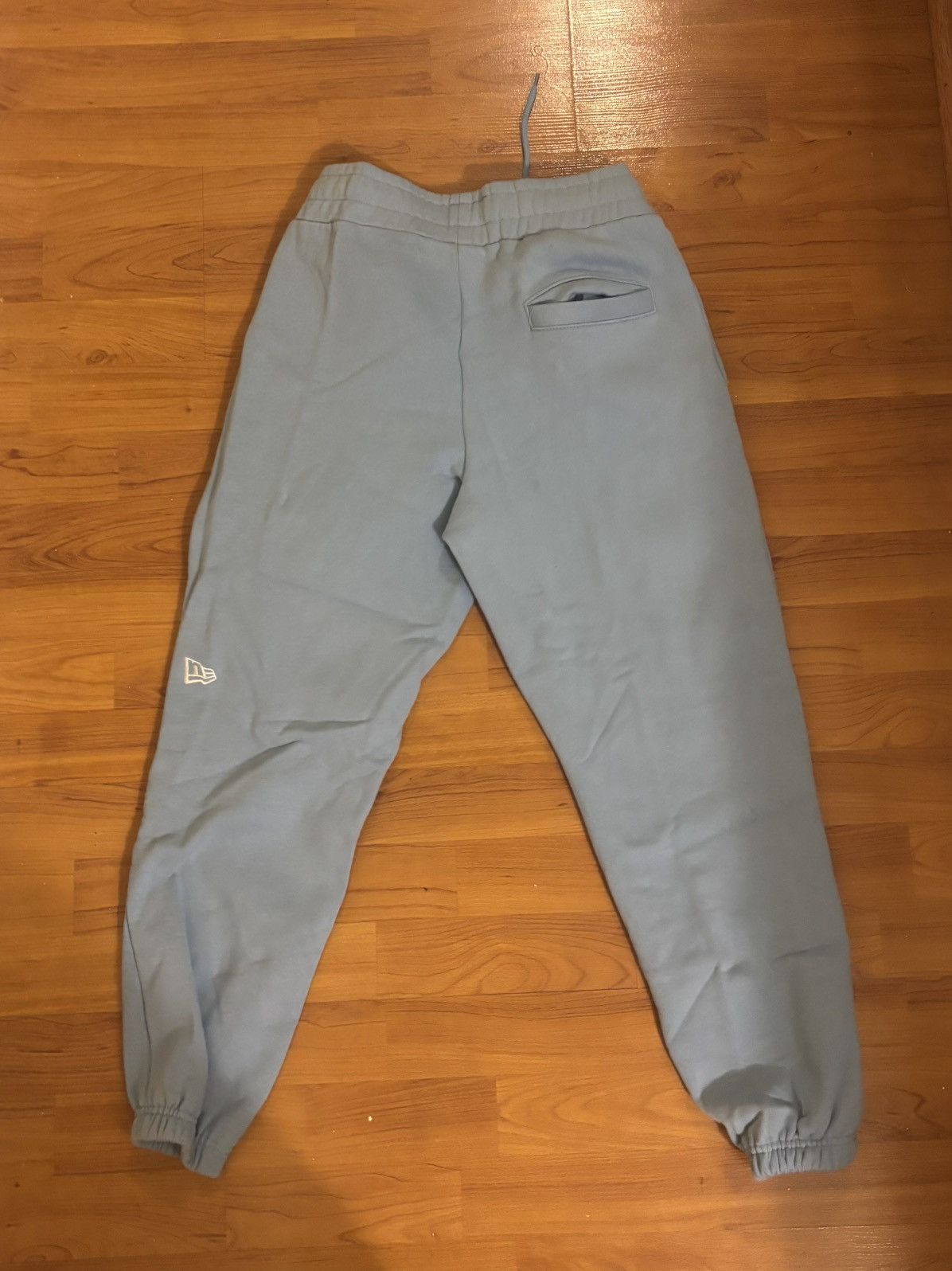 Eric Emanuel × MLB Eric Emanuel x New Era Atlanta Braves Sweatpants Size US 30 / EU 46 - 2 Thumbnail
