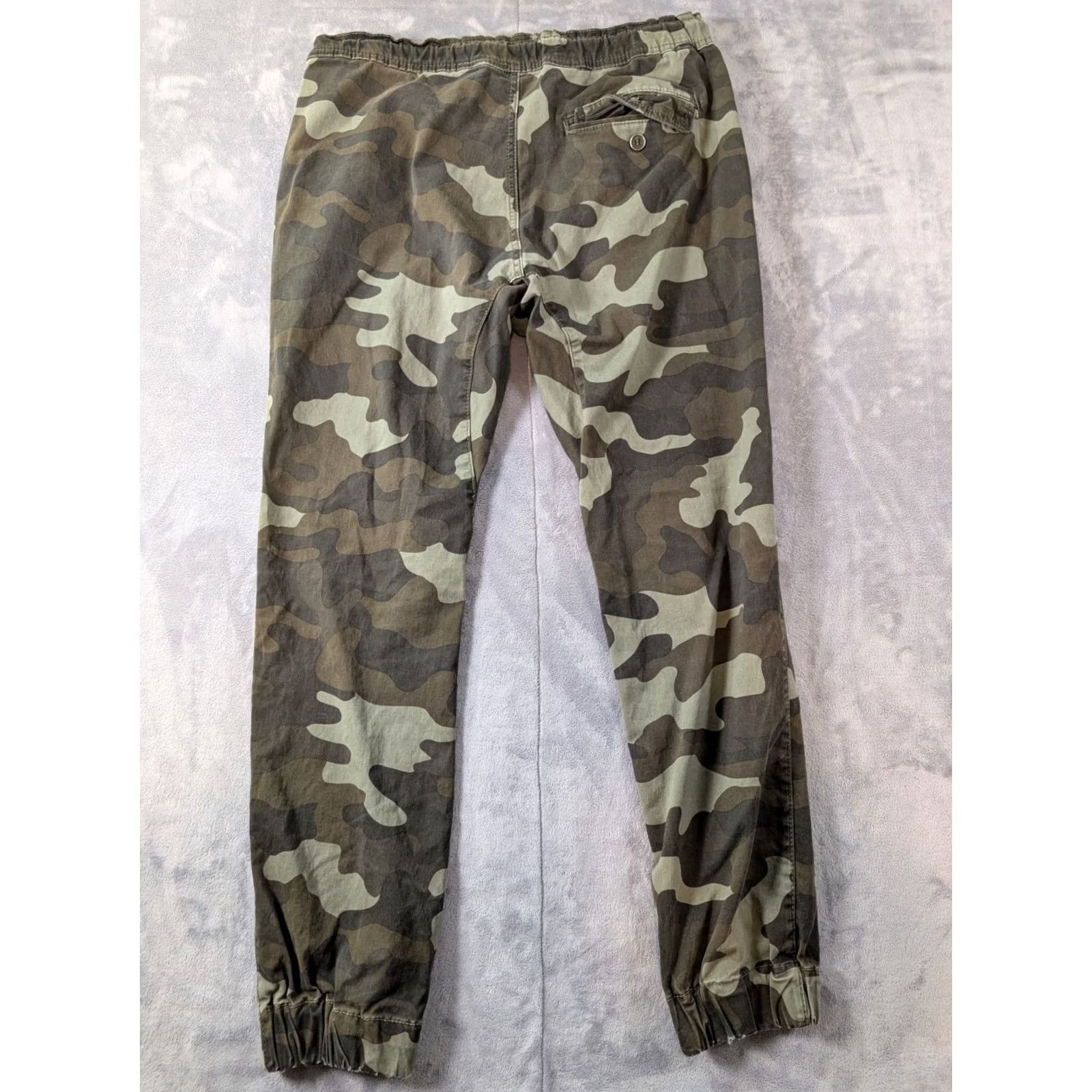 Vintage American Rag Camouflage Pants Green Men's Medium Tapered Drawstring Pull On Jeans Jogger Casual Everyday Pant Size US 30 / EU 46 - 4 Thumbnail