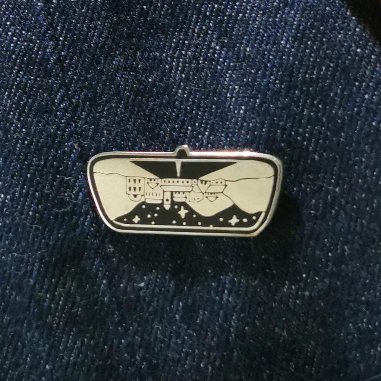 Other Brand New band - rear view Soco Amaretto Lime pin button Size ONE SIZE - 1 Preview